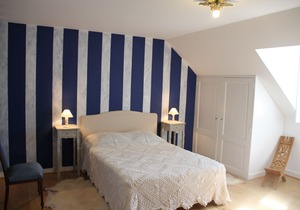 ROOMS, Bordeaux region, wine route, thermal baths, cures.