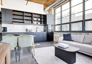 Roomy Lincoln Park 2BR w/Lounge, Roof & Gym, near DePaul, by Blueground