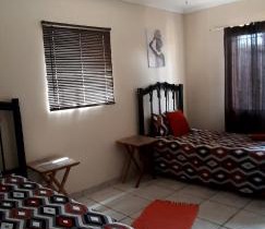 Roos Getaway Apartments # 5