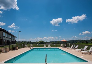 Round Hill Inn