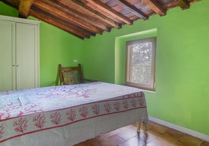 Rustic accommodation in nature for four people with pet in the middle of Tuscany.
