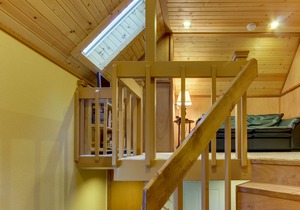 Rustic-Chic Home w/ Private Hot Tub, SHARC Access, Shared Pool - Great Location