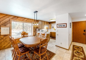 Rustic Condo with Shared Pool & Hot Tub - Walking Distance to Huntington Lake
