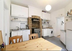 Rustic Garden House in the Heart of East London
