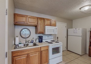 Rustic Pearl, Near Old Town