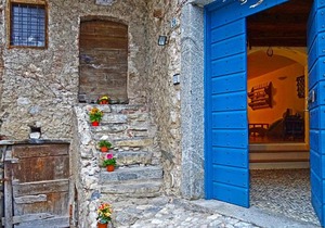 Rustico Colonna House by Gardadomusmea