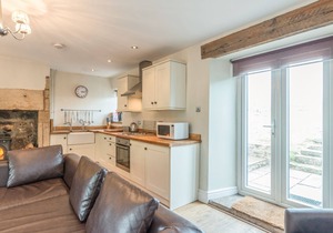 RYEHILL FARM COTTAGE, pet friendly, with open fire in Thropton