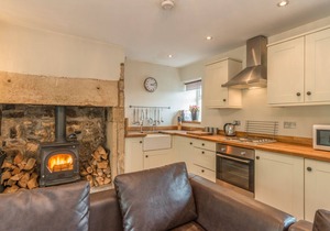 RYEHILL FARM COTTAGE, pet friendly, with open fire in Thropton
