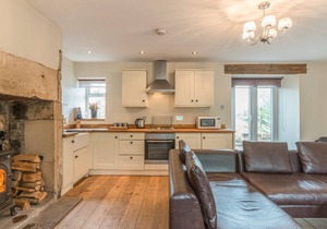 RYEHILL FARM COTTAGE, pet friendly, with open fire in Thropton