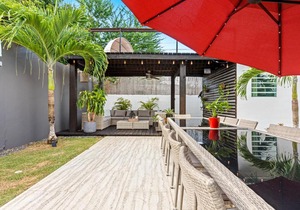 S3 at HighSoClub with Pool and Private Shuttle