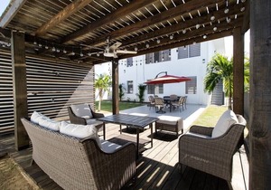 S3 @ HighSoClub [with Pool & Private Shuttle]