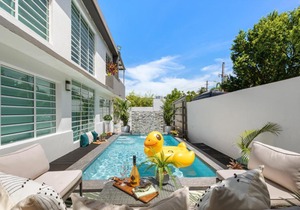 S4 at HighSoClub with Pool and Private Shuttle