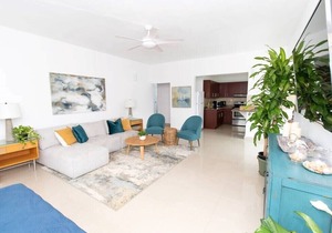 S4 @ HighSoClub [with Pool & Private Shuttle]