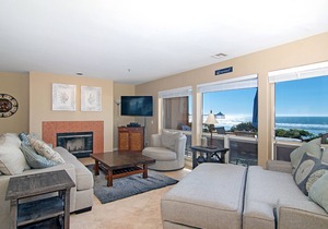 San Diego County Oceanfront 3 bedroom-heated pool/jacuzzi. Complex on the sand