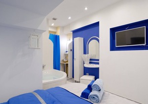 Santorini style in Athens Plaza Luxury apartments