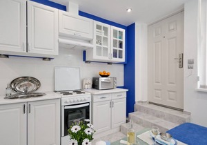 Santorini style in Athens Plaza Luxury apartments
