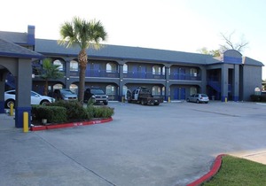 Sapphire Inn & Suites