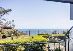 Sea Breeze - Close to Bournemouth Beach and Seafront