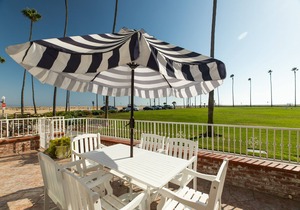 Sea Glass by AvantStay | 5BR Unique Beach House on Balboa Peninsula w/Patio