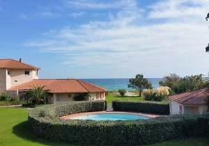 Sea view apartment 50 m. from the beach!
