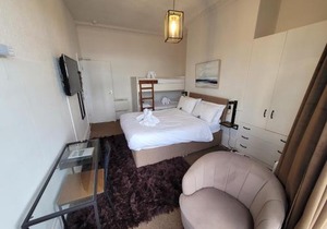 Sea View flat 2 with Fast WiFi and FREE parking
