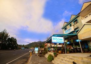 Seabox Khaolak Hostel