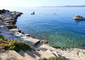 Seaside apartments with a swimming pool Rastici, Ciovo - 1084