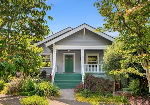 Seattle Vacation Home: the Campus