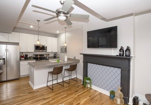 Secluded & Spacious 1BR Condo – Central in OTR