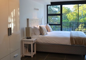 Self contained 4 bedroom luxury accommodation with pool set in Villa Honeysuckl