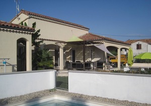 Serene Holiday Home in Pradons with Swimming Pool