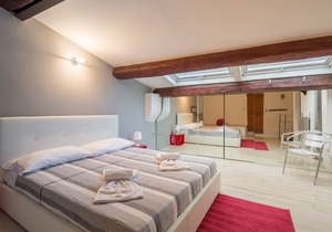 Serragli Loft Stylish and elegant 2-bedroom apartment