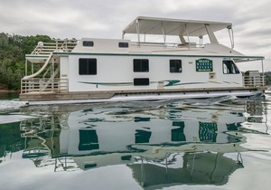 Shasta Marina Mirage II Houseboat.