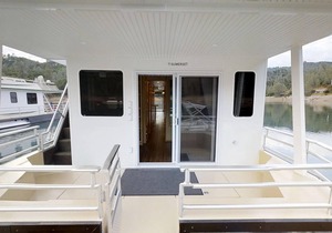 Shasta Marina's Sumerset Houseboat