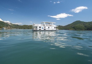 Shasta Marina Thoroughbred Houseboat.