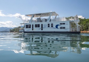 Shasta Marina Thoroughbred Houseboat.