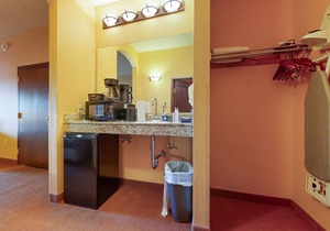 Side-by-side condos with in-room Jacuzzi, two fireplaces, & full kitchen