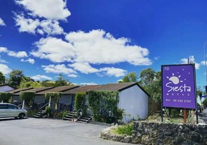 Siesta Motel