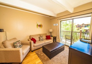 Ski and Racquet Club Condo CG4: Nice Location & Amenities!