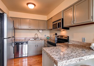 Ski Hill 32-Walk to Gondola & Main Street-Onsite Hot Tubs-Great Location!