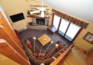 Ski-in/out 3 Bdrm Chalet w sauna on slopes, lake & golf course - Sleeps 8
