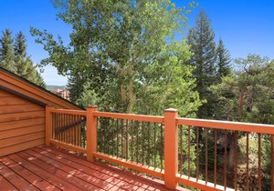 Ski-In/Out Cedars Chalet-2BR and Close to Everything