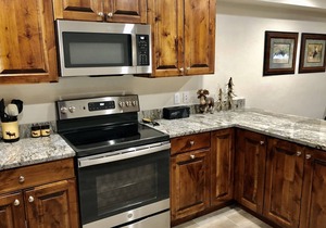 Ski In/Ski Out Peak 9 Townhouse; Newly Remodeled Sleeps 8