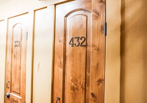 Skiwatch 432 - True Ski-In/Ski-Out Penthouse Unit Overlooks Base Of Peak 8