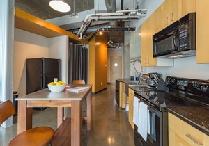 Sleep 6! Stylish Loft Near Broadway!