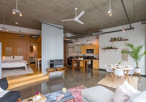Sleep 6! Stylish Loft Near Broadway!