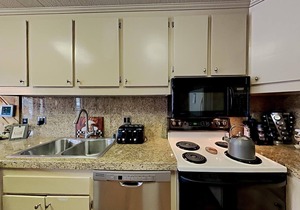 Slopeside Comfy 2-Bedroom Home with 3 Spas! (Unit 512 at 1849) by RedAwning