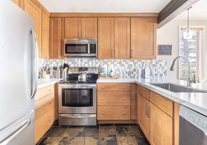 Slopeside remodeled mountain cabin ski in ski out!