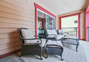 Snodallion 25-Fantastic Location-Walk to Town & Slopes!