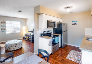 Snowbird-Friendly Duplex with Washer/Dryer, Free High-Speed WiFi, & Central AC!